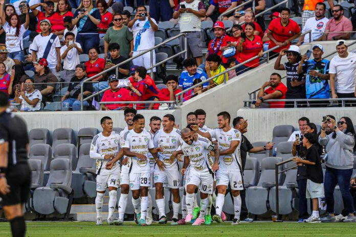 Jose Contreras celebrates his goal vs Rojos for Copa Guate