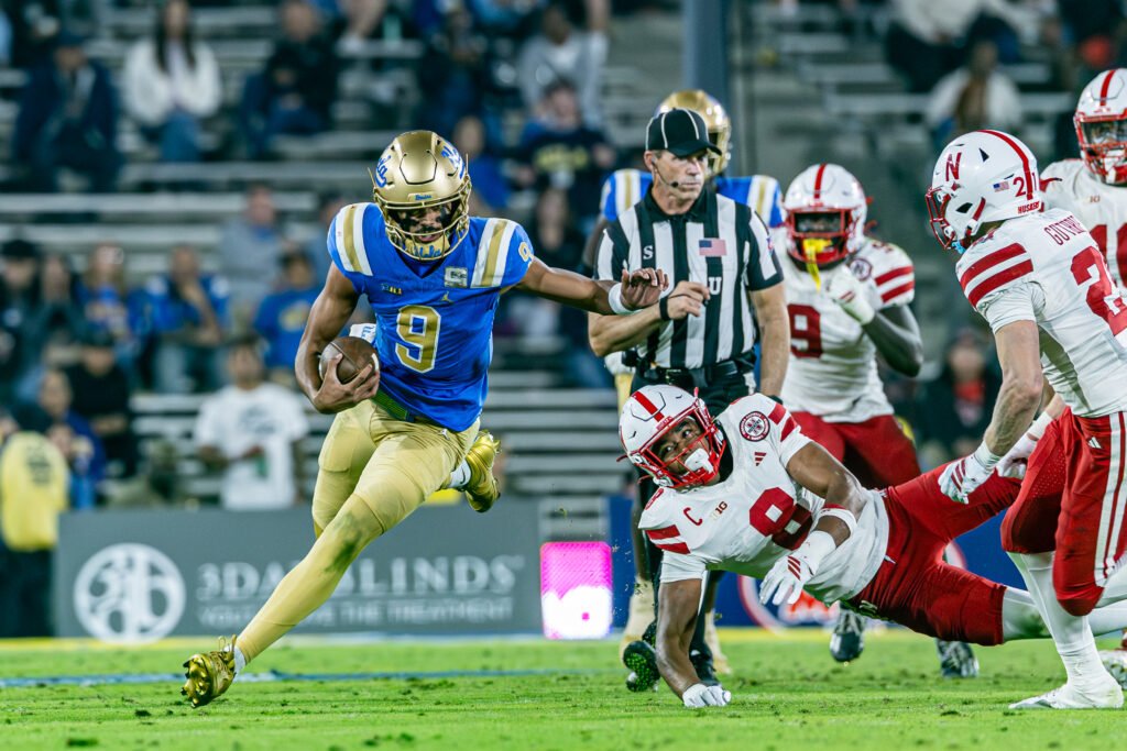 UCLA Quarterback Nico Lamaleava vs Nebraska at the Rose Bowl Pasadena on November 8th 2025. Photo Credit: BZFilms Sports Marketing Agency - Bruno De Witt Zanotto