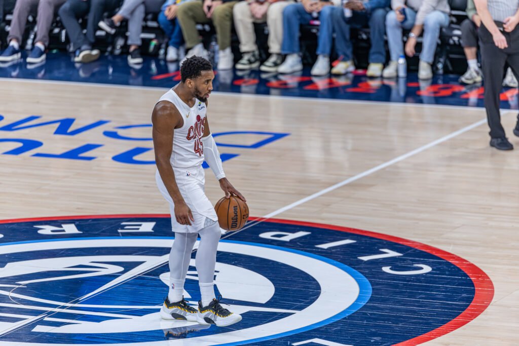 Cleveland Cavaliers Donovan Mitchell dribbles the ball at an NBA game vs Los Angeles Clippers at Intuit Dome on February 4th, 2026 - Photo Credit - Bruno De Witt Zanotto