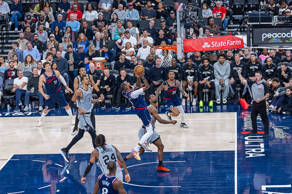 Los Angeles Clippers (5) Derrick Jones Jr. takes a shot at an NBA basketball game vs San Antonio Spurs at Intuit Dome in Inglewood California on March 16, 2026. Photo Credit - BZFilms Sports Marketing Agency - Bruno De Witt Zanotto