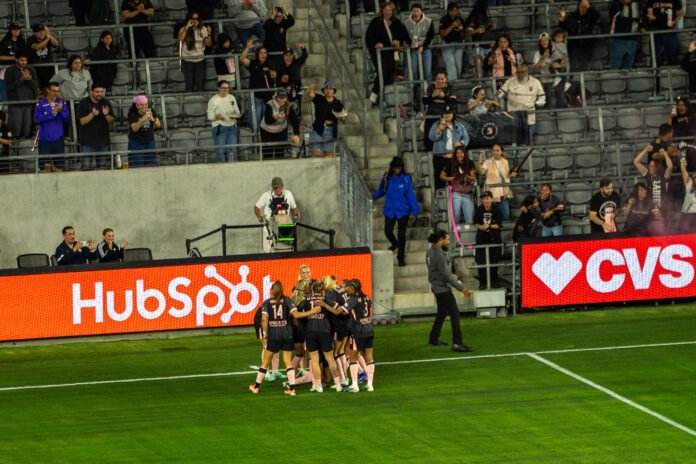 Angel City FC team celebrating vs Houston Dash at BMO Stadium on March 27th, 2026 - Photo Credit - Henry Caceres for LAMomentum.