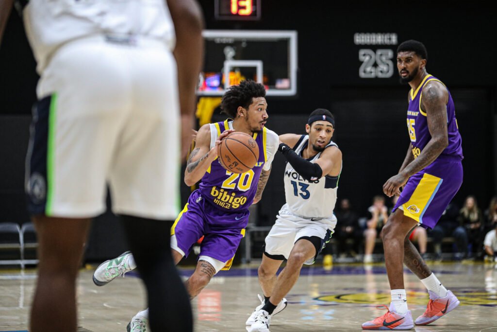 Nick Smith (#20) and Dajuan Harris (#13) playing sharp as they both battled for the win on March 13th, 2026. Photo Credit: Daisy Lopez for LA Momentum
