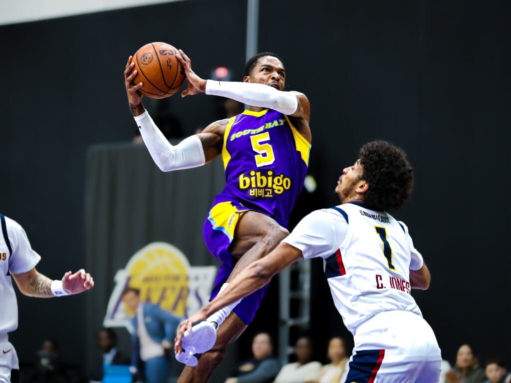 Tevian Jones (#5) dominating on March 21, 2026 against the Grand Rapids Gold, helping the South Bay Lakers stay on top of the board. Photo Credit: Daisy Lopez (@dlpzfiles)