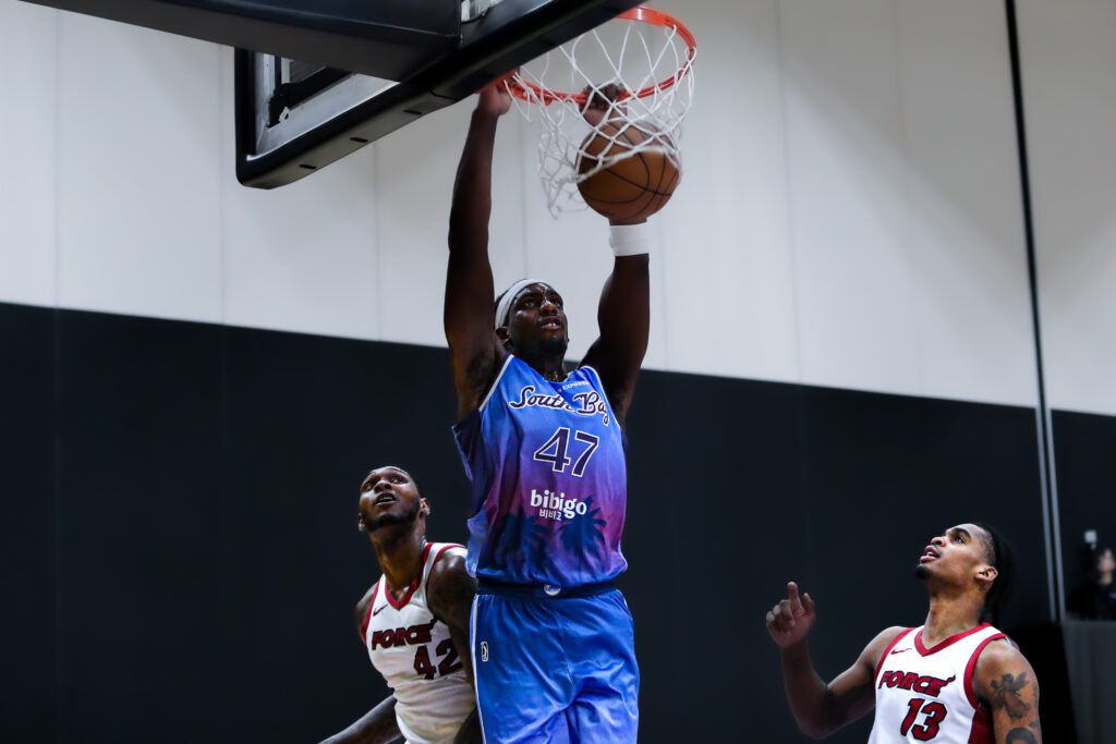 Arthur Kaluma (#47) contributing to the win for tonight’s game at South Bay Lakers’ home against the Sioux Falls Skyforce on March 28, 2026 Photo Credit: Daisy Lopez