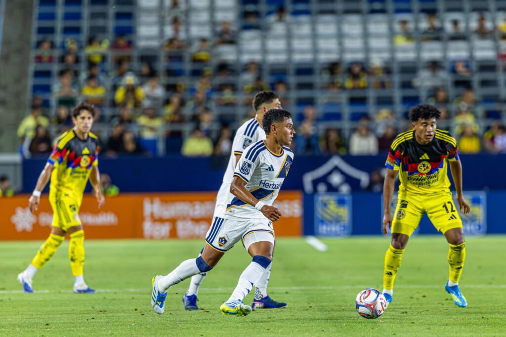 Los Angeles Galaxy Edwin Cerrillo dribles the the ball at a soccer game vs Club America at Dignity Health Sports Park in Carson California on July 11th, 2026 - Photo Credit BZFilms Sports Marketing Agency - Bruno De Witt Zanotto