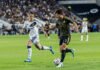 LAFC rescata el empate 2-2 ante el Galaxy en un clasico de locura